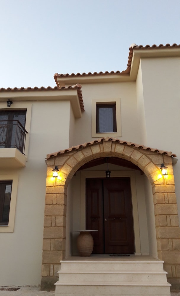 Onirozo Villa