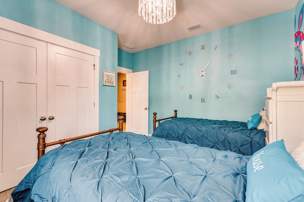 Pet-friendly Pensacola Home w/ Fenced Backyard