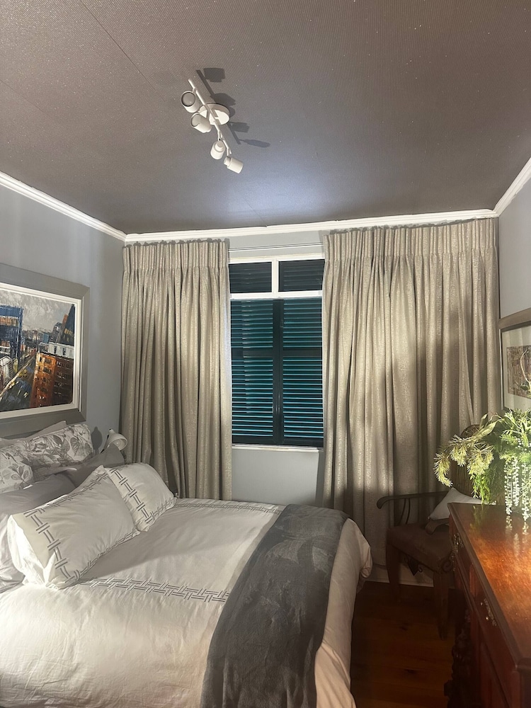 Miguel's Seaview Corner