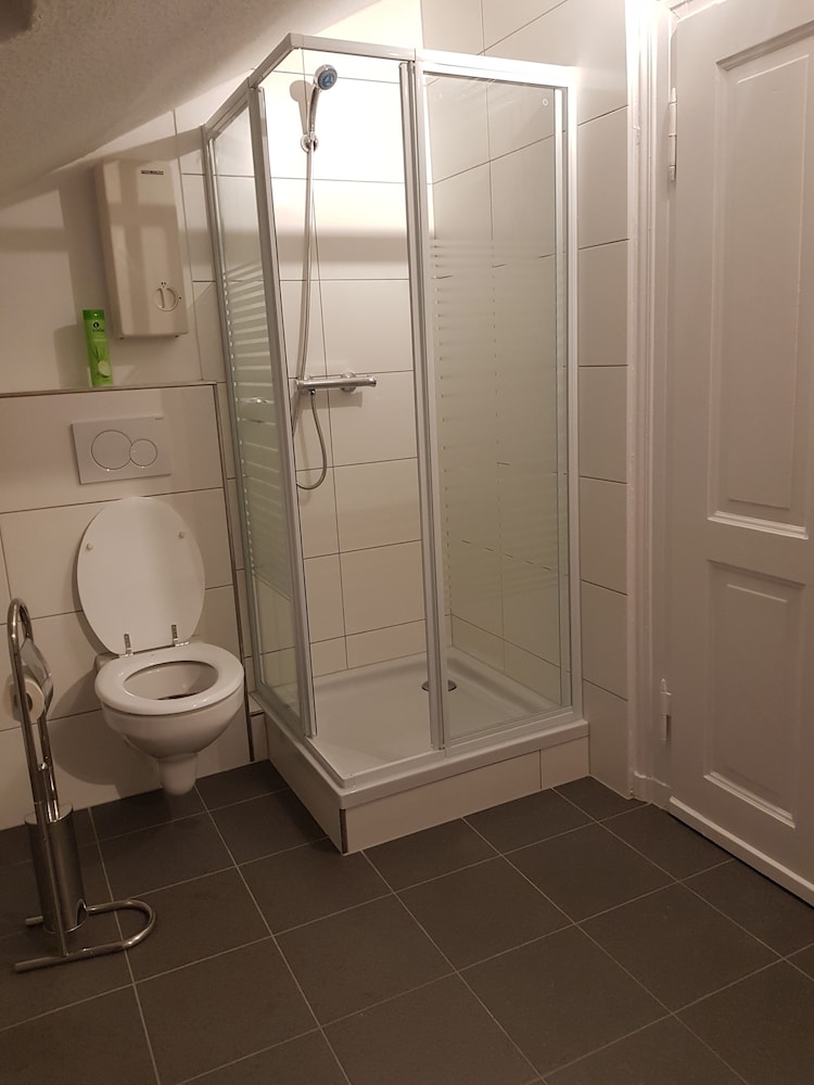 Wuppertal Vacations - SP Hotels- Apartment an der Wiesenstrae - Property Image 3