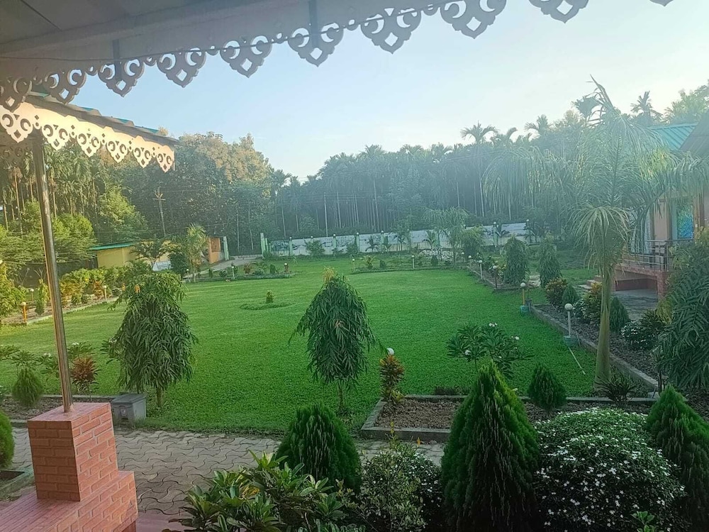SUMARU JUNGLE RESORT