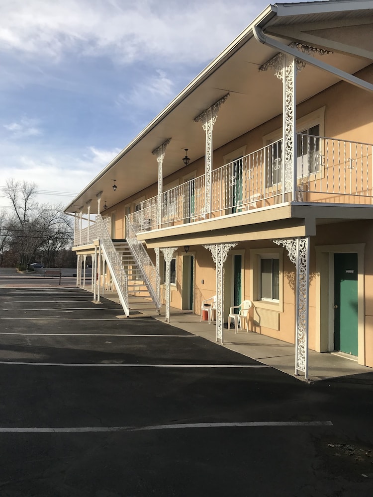 River Road Motel