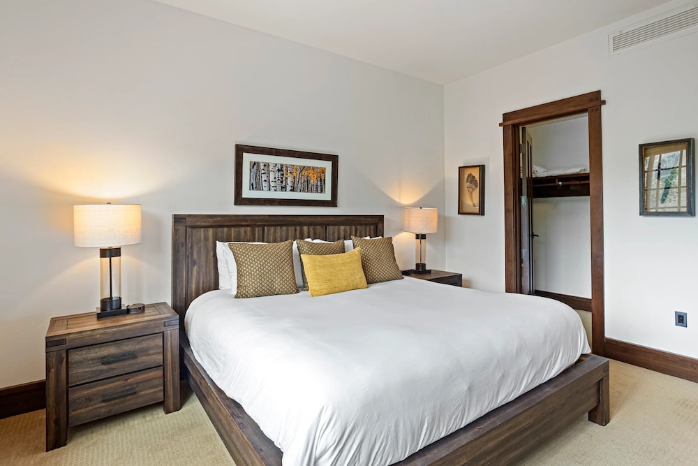 Arrowleaf Lodge at Deer Valley Resort - Three Bedroom Residence #203 3 Condo