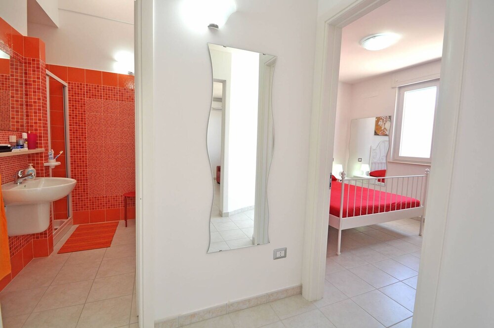 Villa Sacher Sleeps 12 Just 100 Metres From the sea