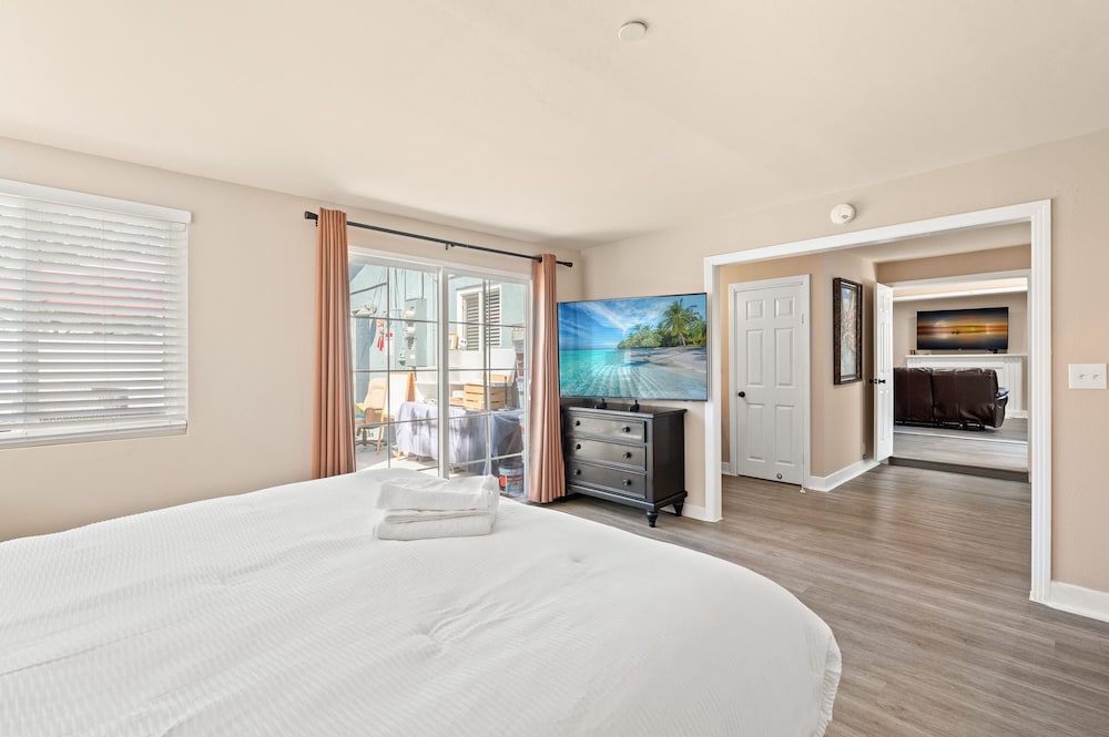 Whimsical Family Stay 10 Min Walk to PV Hospital