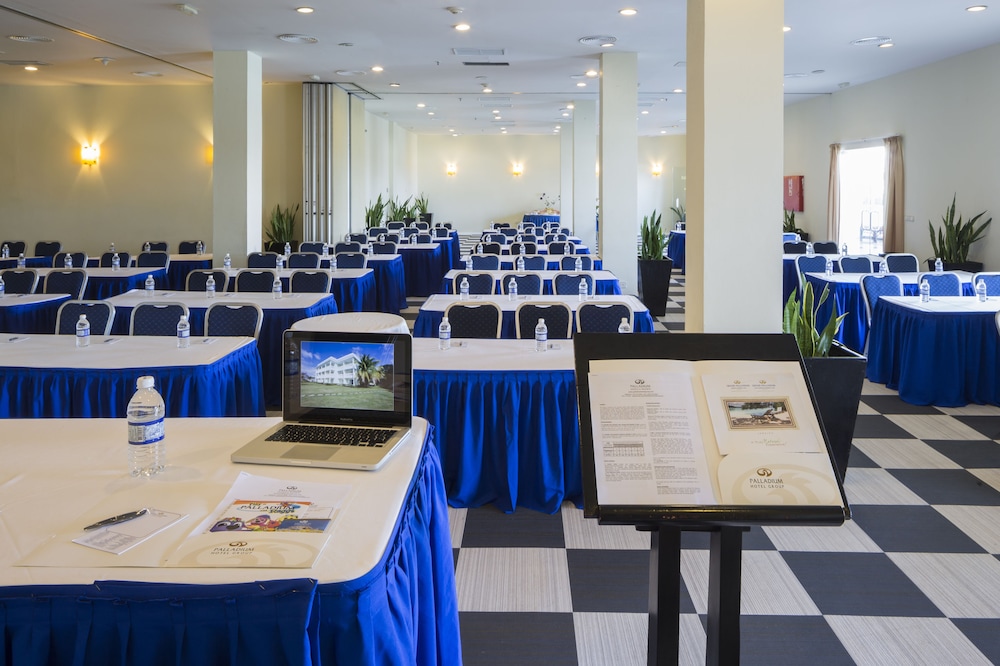 Grand Palladium Lady Hamilton Resort  Spa All Inclusive - Property Image 163