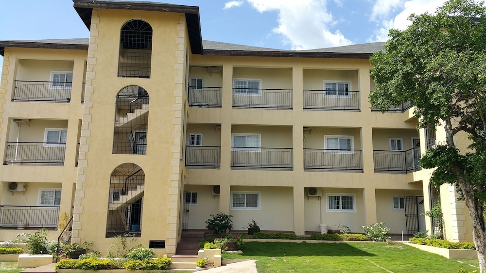 Casa Clayton at Donhead - New Kingston