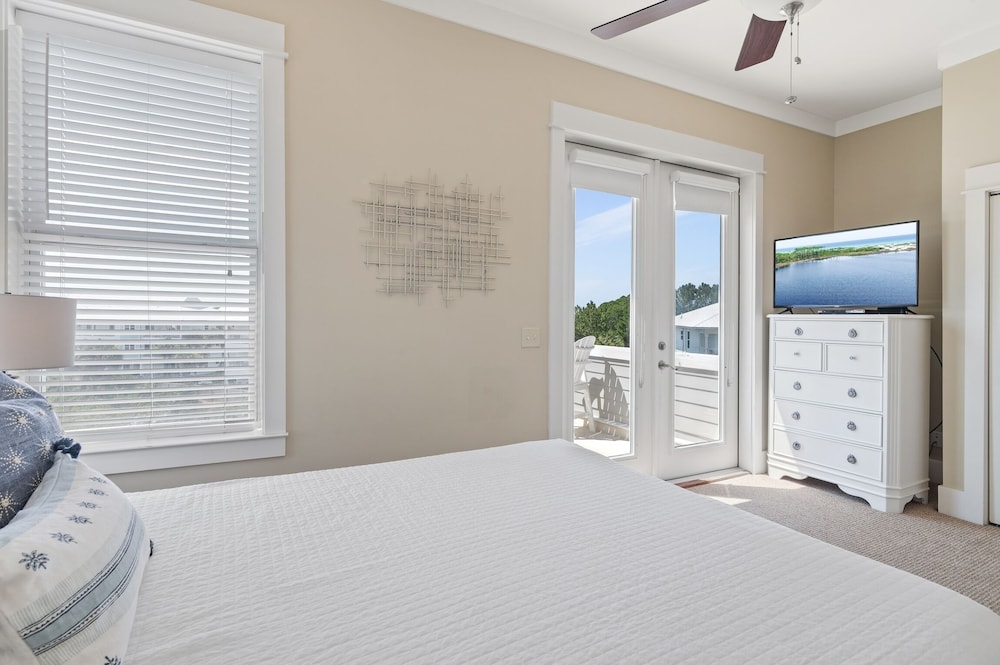 Private Pool, Golf Cart, Steps to the Beach view 5