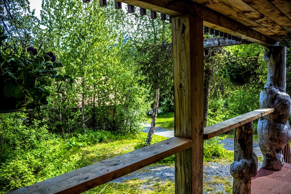 Midnight Sun Log Cabins