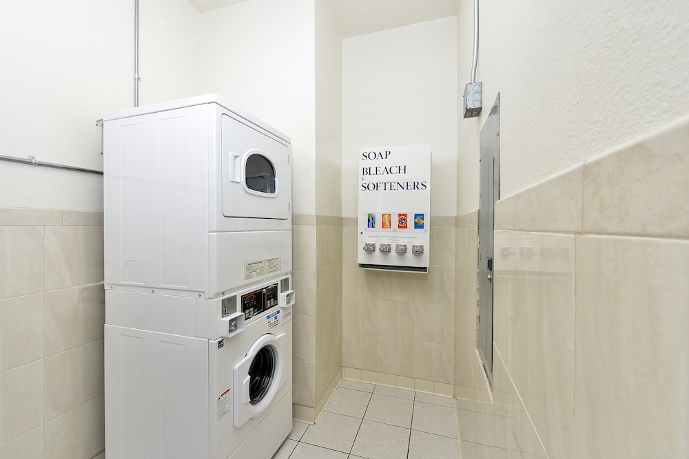 Redlands Vacations - Comfort Suites Redlands - Property Image 12