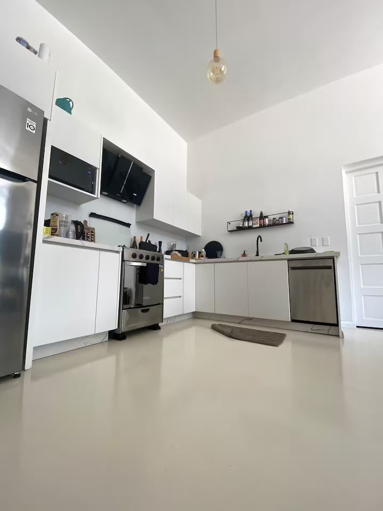 Palm Beach Vacaysuites - Palm Suite 100m2