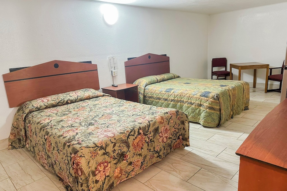 Shamrock Kings Inn By Oyo Marked Tree I-555