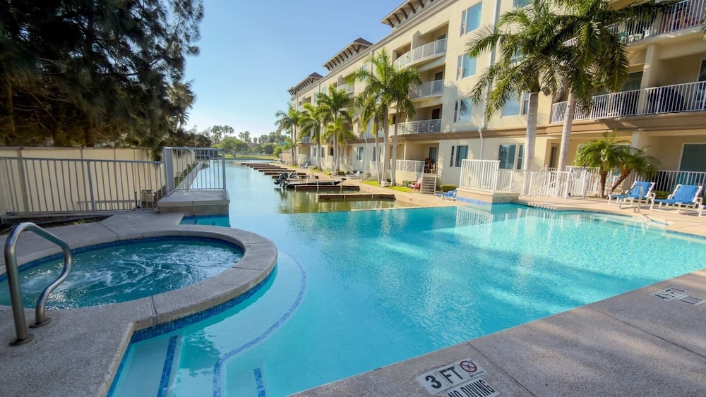 Channel Views Private Boat Slip Pool & Patio 3 Bedroom Apts