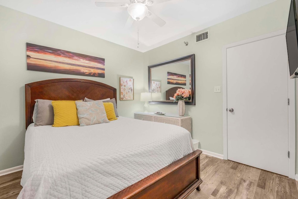 Hotel Moorea Island Beach - Image 1