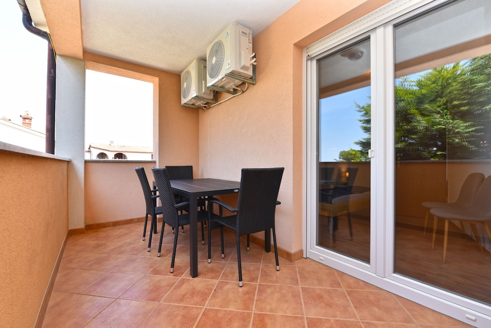 Apartments Arsen 928