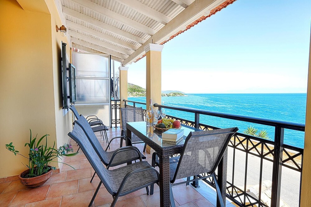 Vostalo apartments by Kassiopi's Sea
