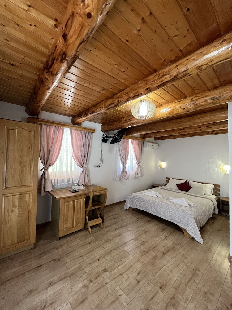 Rustic Inn River 2