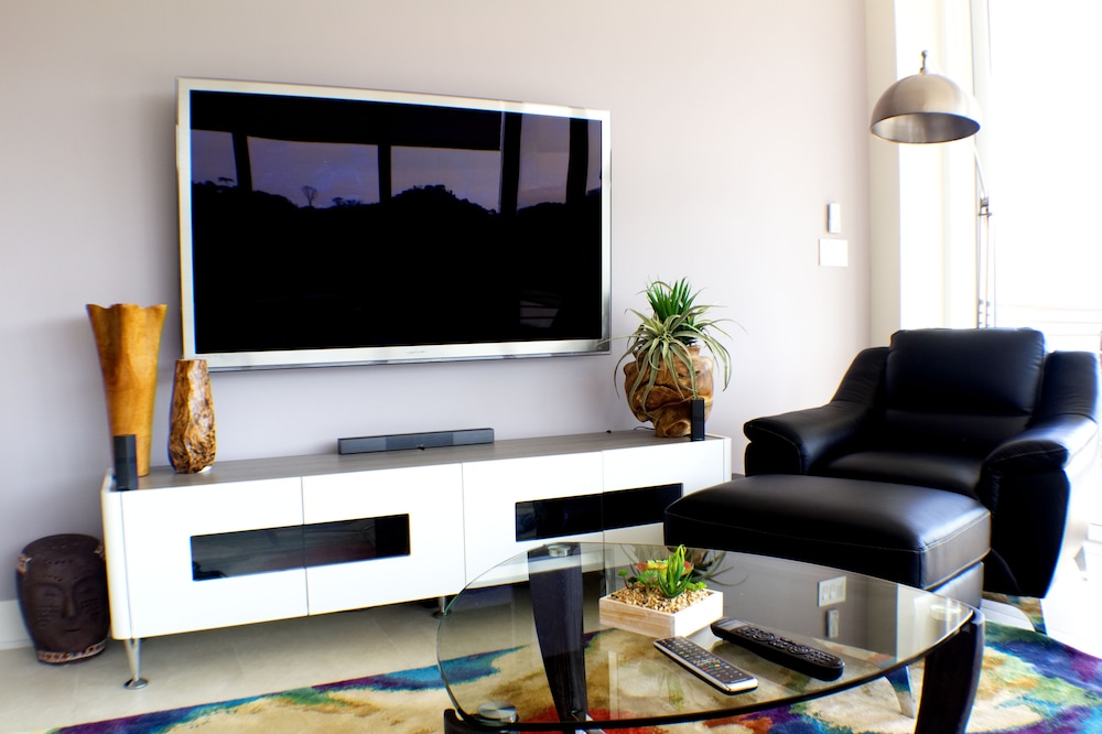 CR Luxury Los Sueños Condos