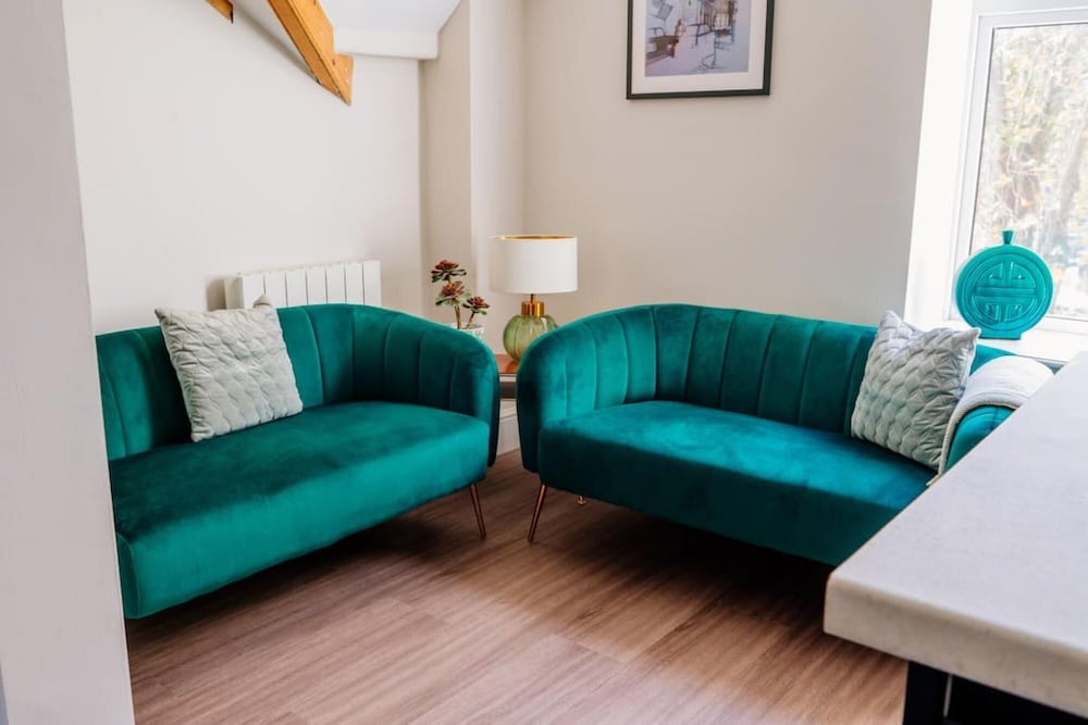 HG Collection - 2 Bedroom Apartment in Cardiff City Centre view 4
