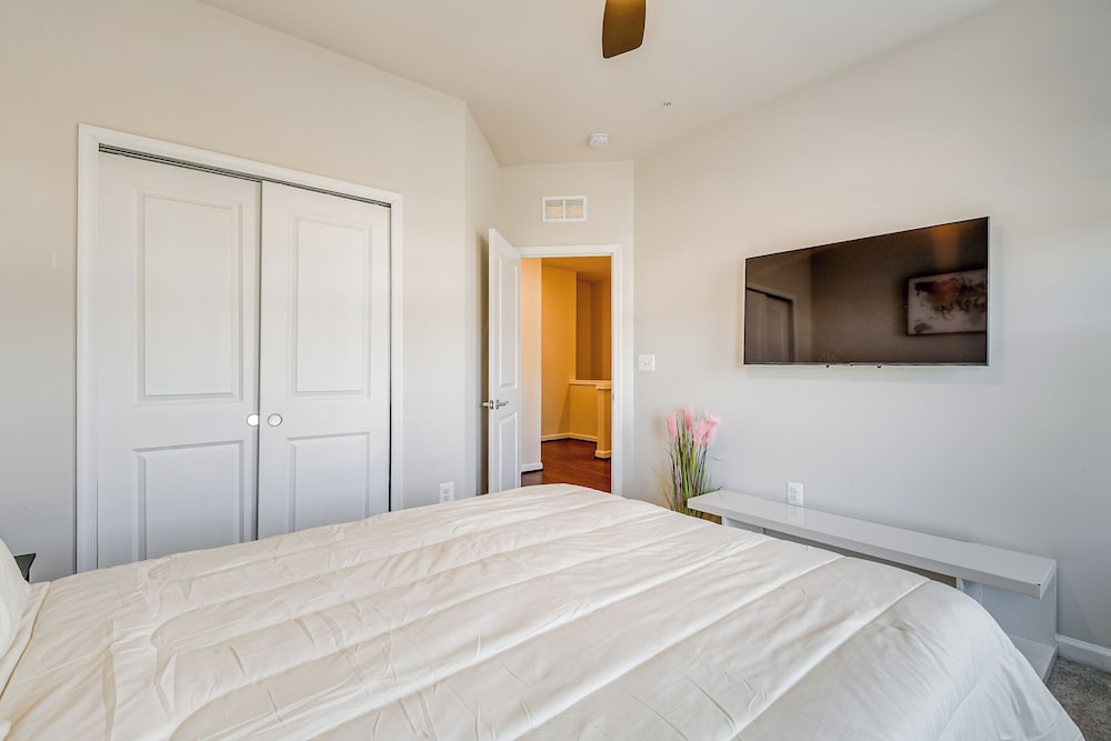 19 Mi to Baltimore: Townhome in Maryland City
