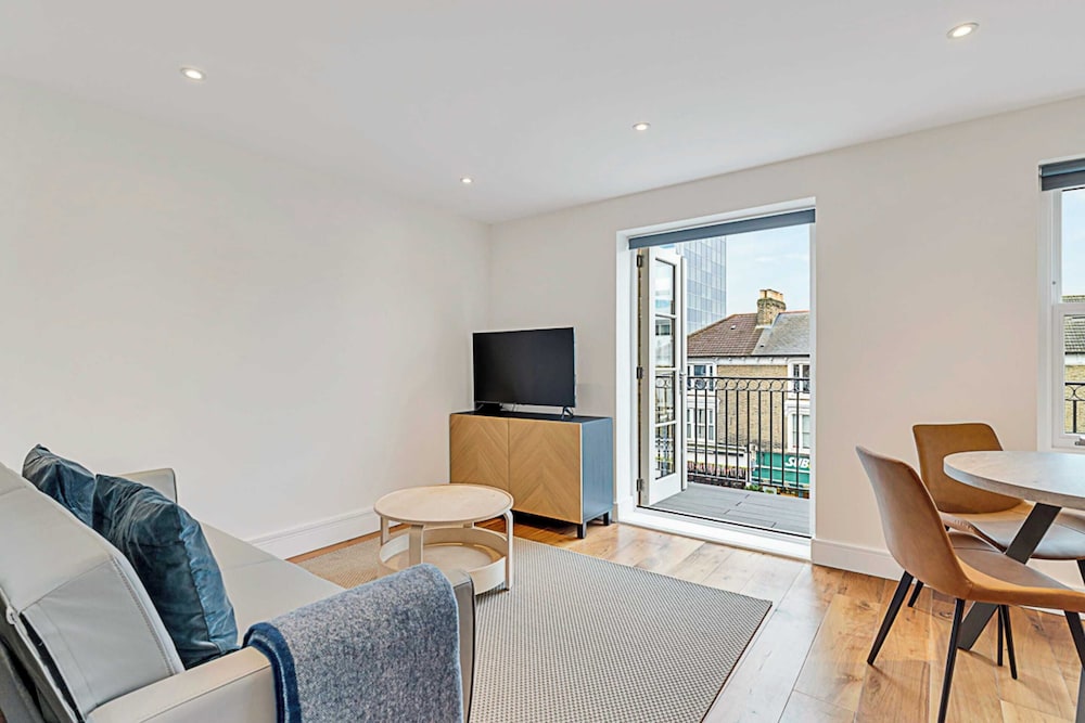 Chiswick Charm: 1 Bed Gem