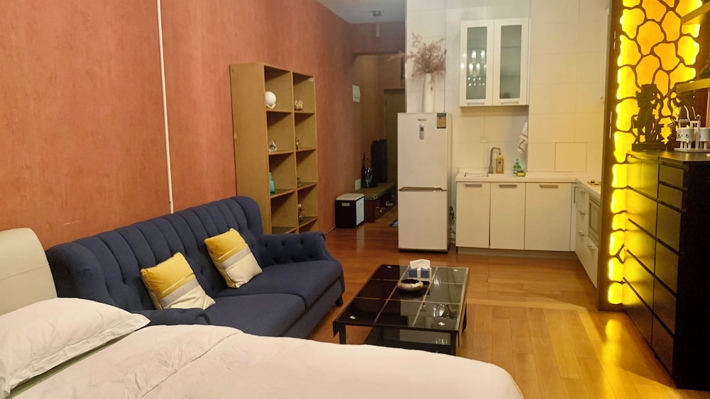 Beijing Furnished Apt with Queen bed