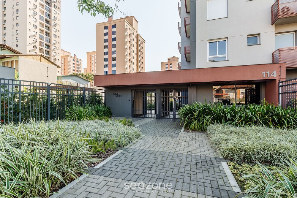 Studio in Building With Pool Con1206
