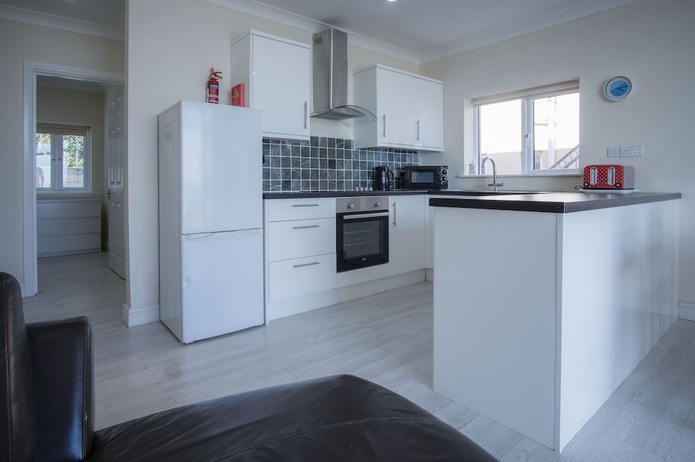 Seafarer - 2 Bedroom Apartment - Pendine view 4