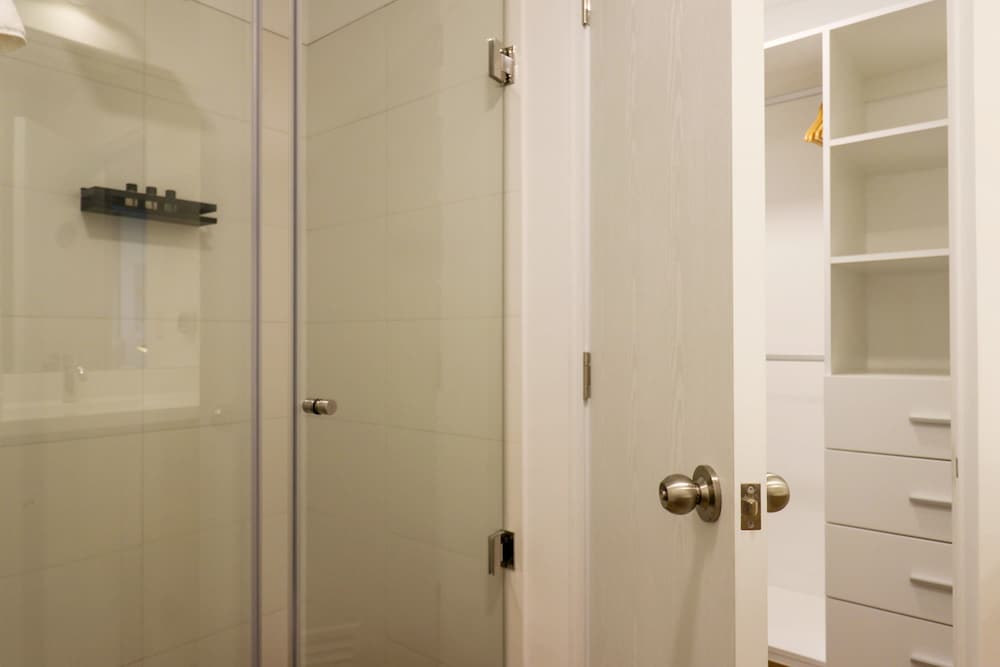 w Exceptional 2BR w Balcony in Miraflores