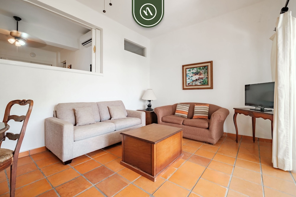 One Beach Street 310 C