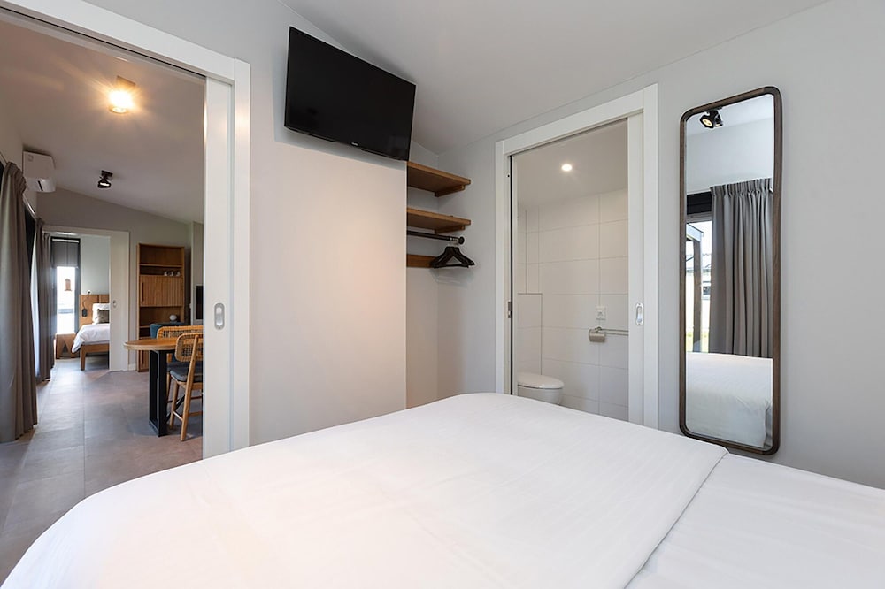 Waterfront Retreat, Friesland
