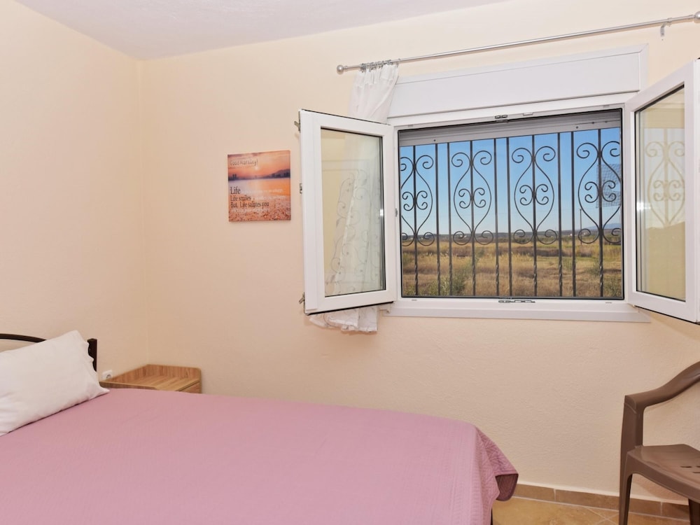 Mamas Twin Houses Left by Travel Pro Services