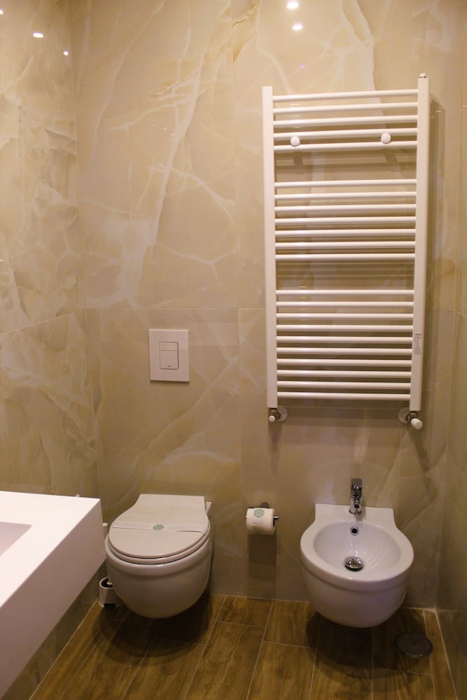 Blackwoody Contemporary Rooms - Toledo