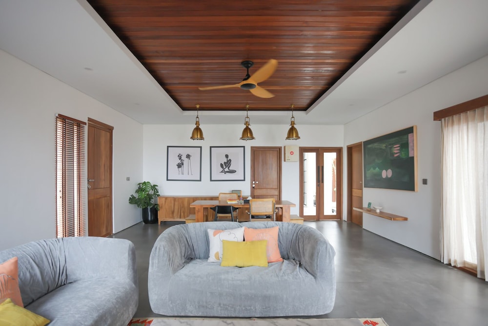 Lorn Villa