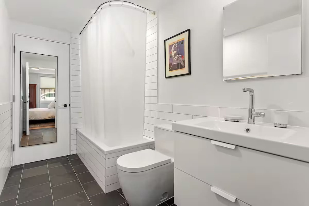 Degraw Place by Rove Travel Apt w Private Patio