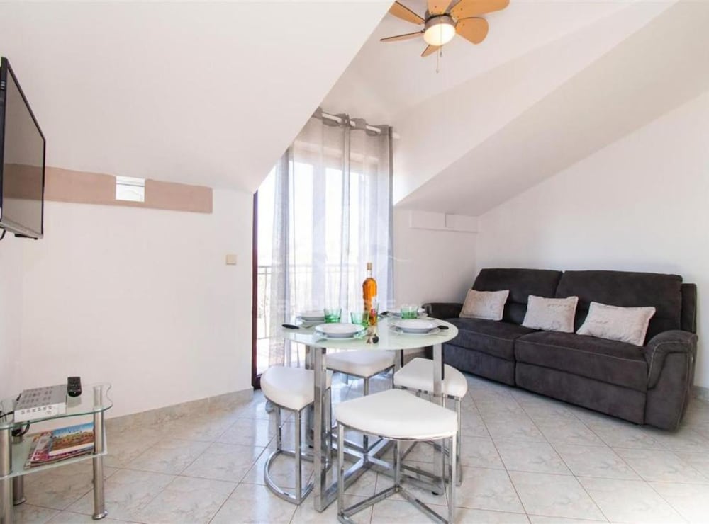 Apartments Franica With Heated Pool and Hot-tub