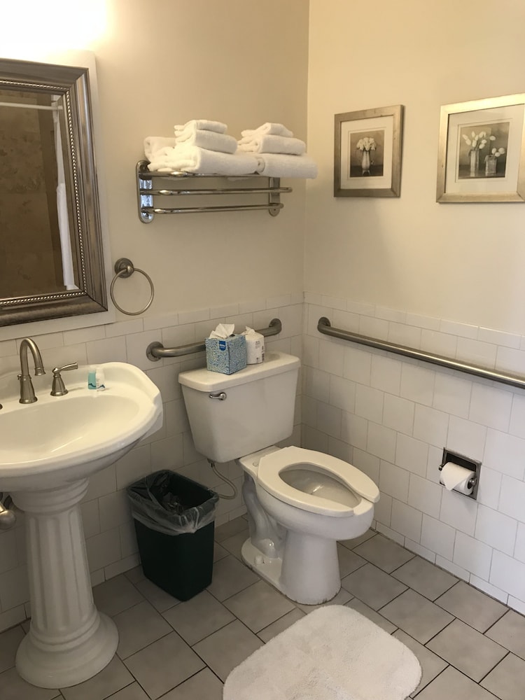 New Orleans House - Gay Men Adult Resort