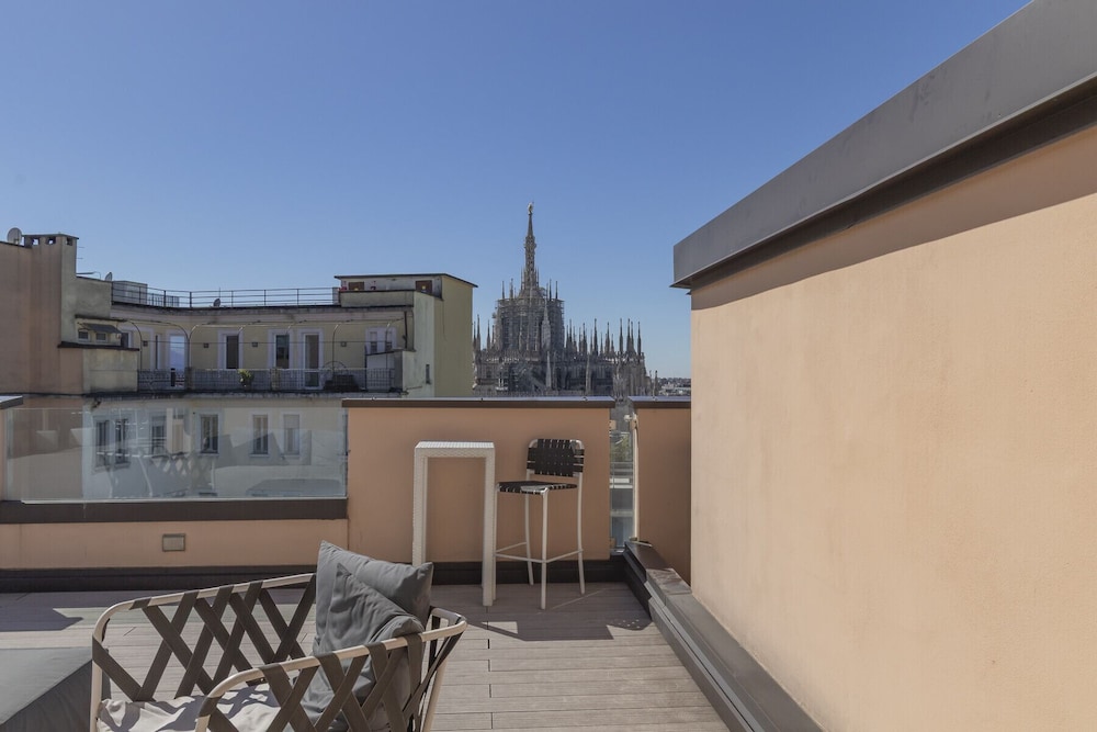San Babila Central Tower by Rentopolis - High-end 1bdr with panoramic terrace overlooking Duomo