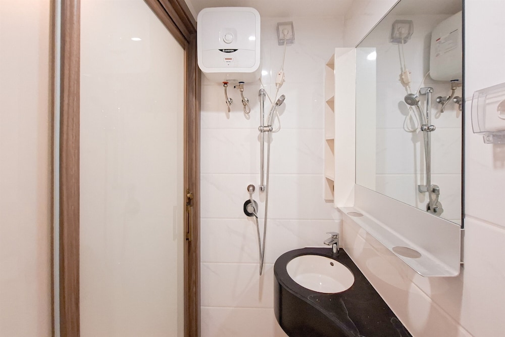 Modern Earth Tone Minimalist Studio At Sky House Bsd Apartment