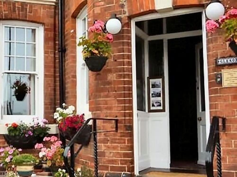 Glenora Guest House