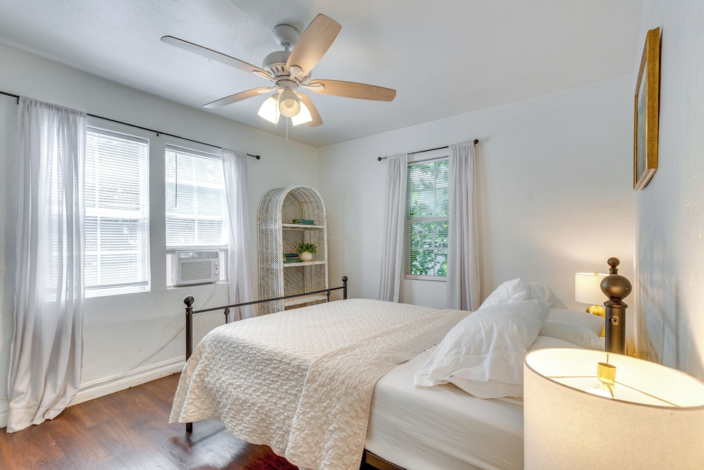 Heart of OKC Plaza District: Duplex Near Shops!