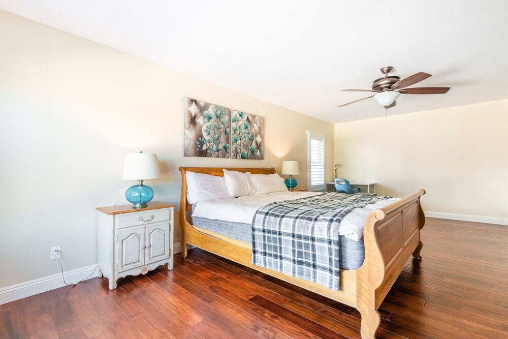 San Diego Vacations - Luxury San Diego House: Beach, Pool Pet-friendly by Redawning - Property Image 20