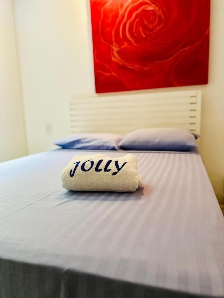 Jolly Praia de Tucuns e Hospedagem