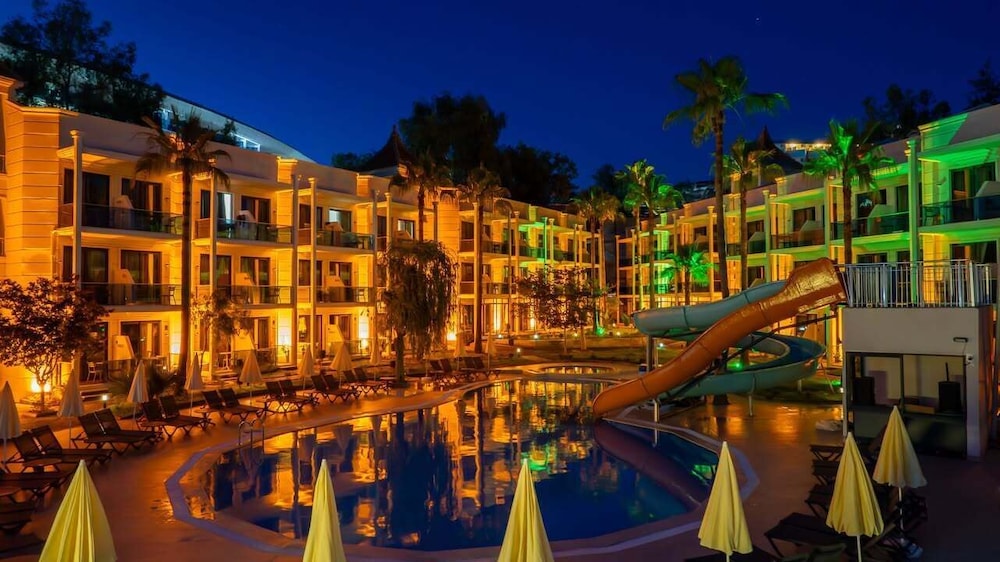 EFLİNA RESORT HOTEL & SPA