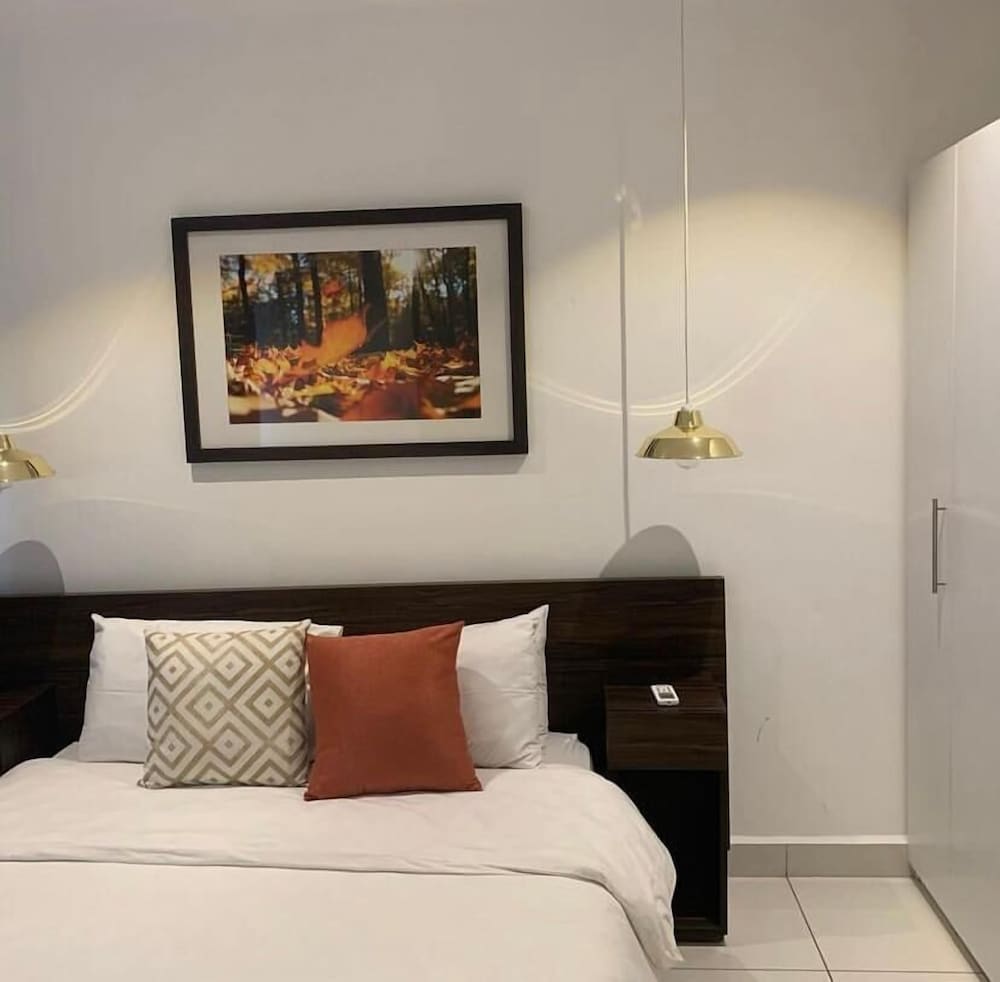 GOLDEN BREEZE SUITES view 3