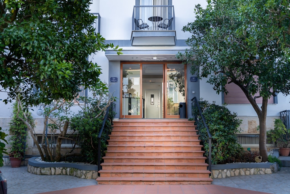 Hotel La Pergola - Image 1