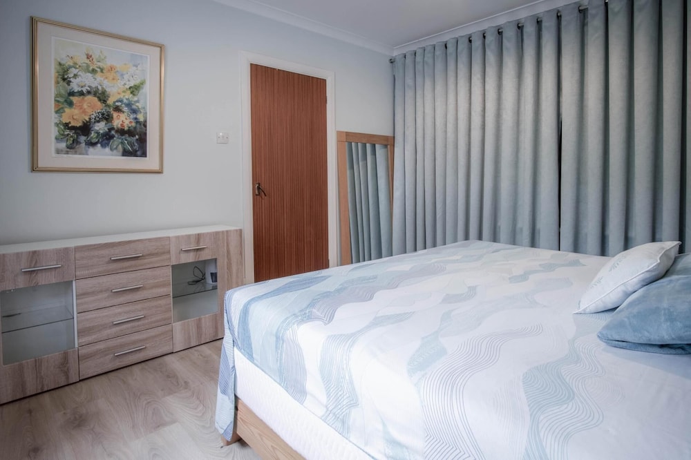 Longview - 4 Bedroom Holiday Home - Pembroke Dock