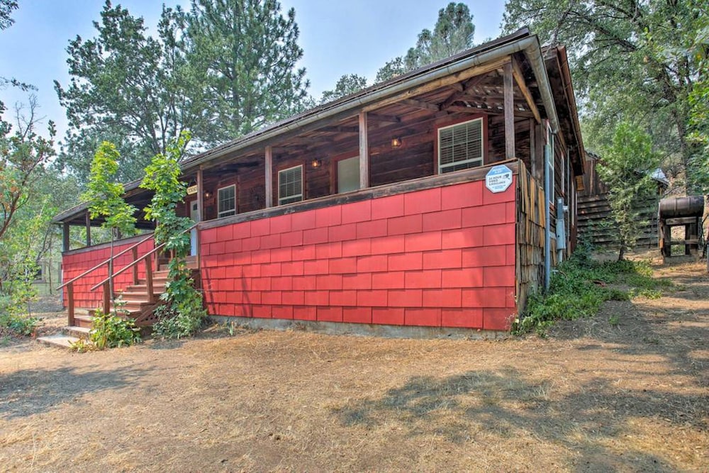 Peckinpah Cabin