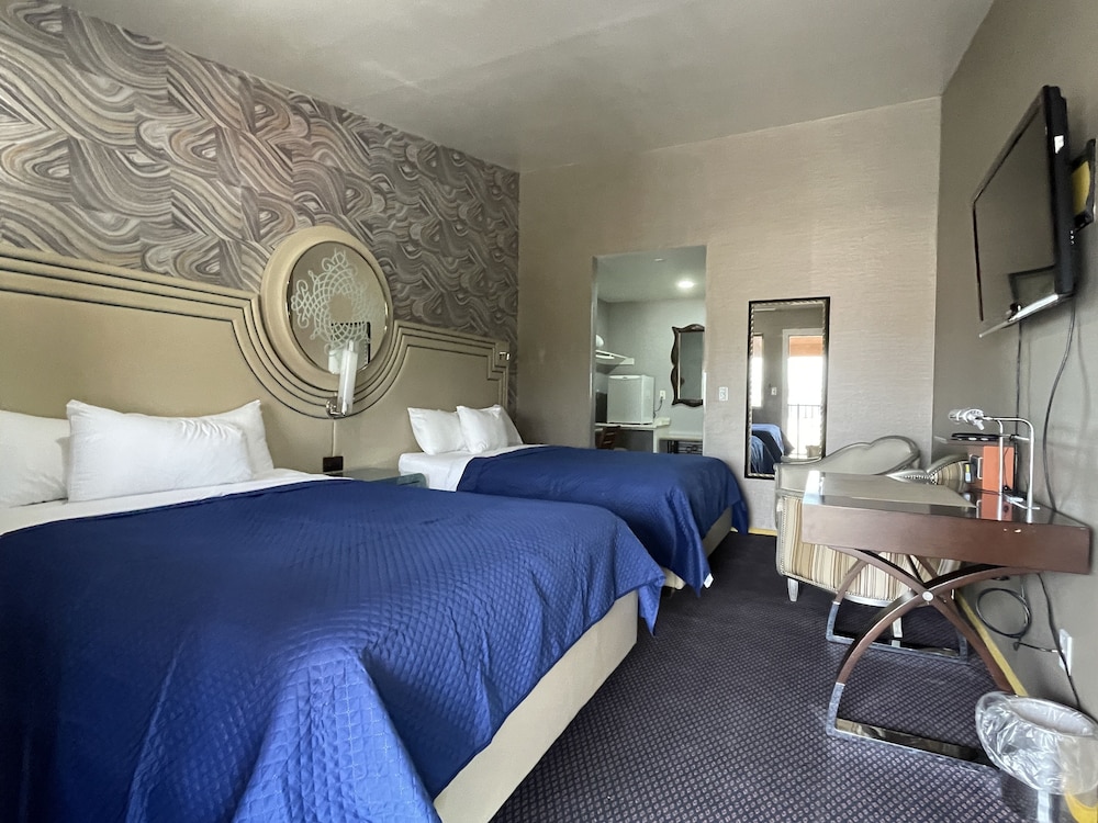 Crown Motel