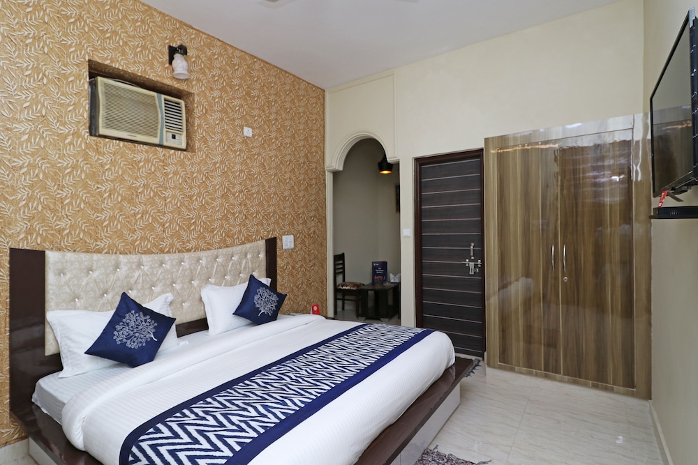 OYO 10223 Hotel Clouds 21